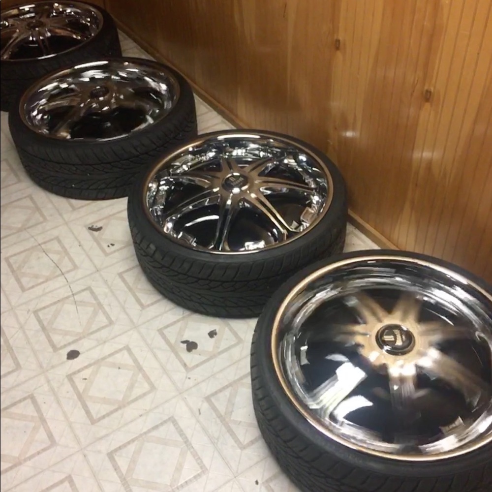 24 inch Dub Floaters brand new